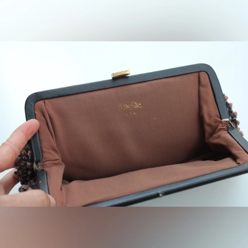 Beautiful Vintahe Beau sac clutch